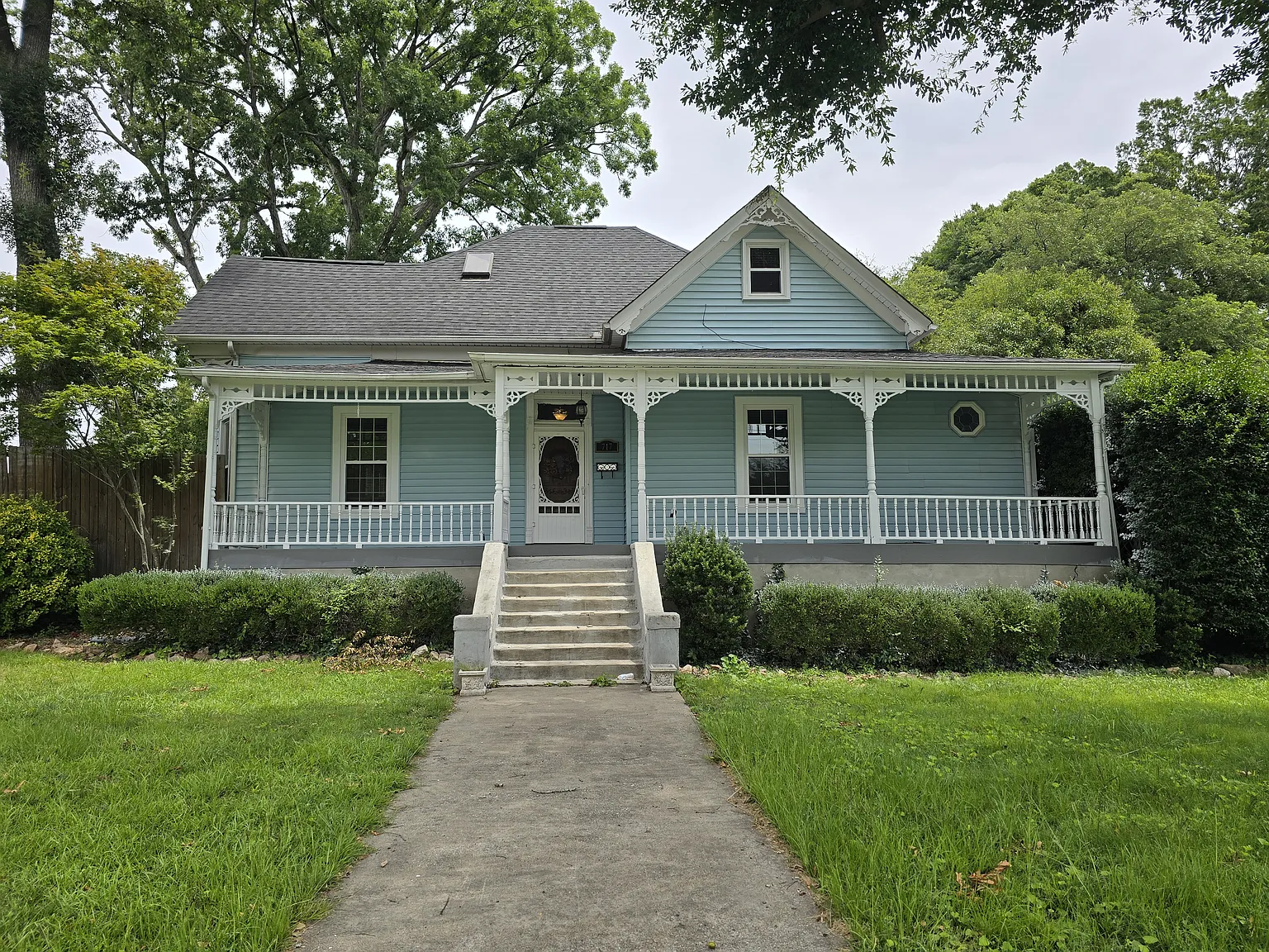 5 bed, 2803 sqft, $1,900 — Photo 1