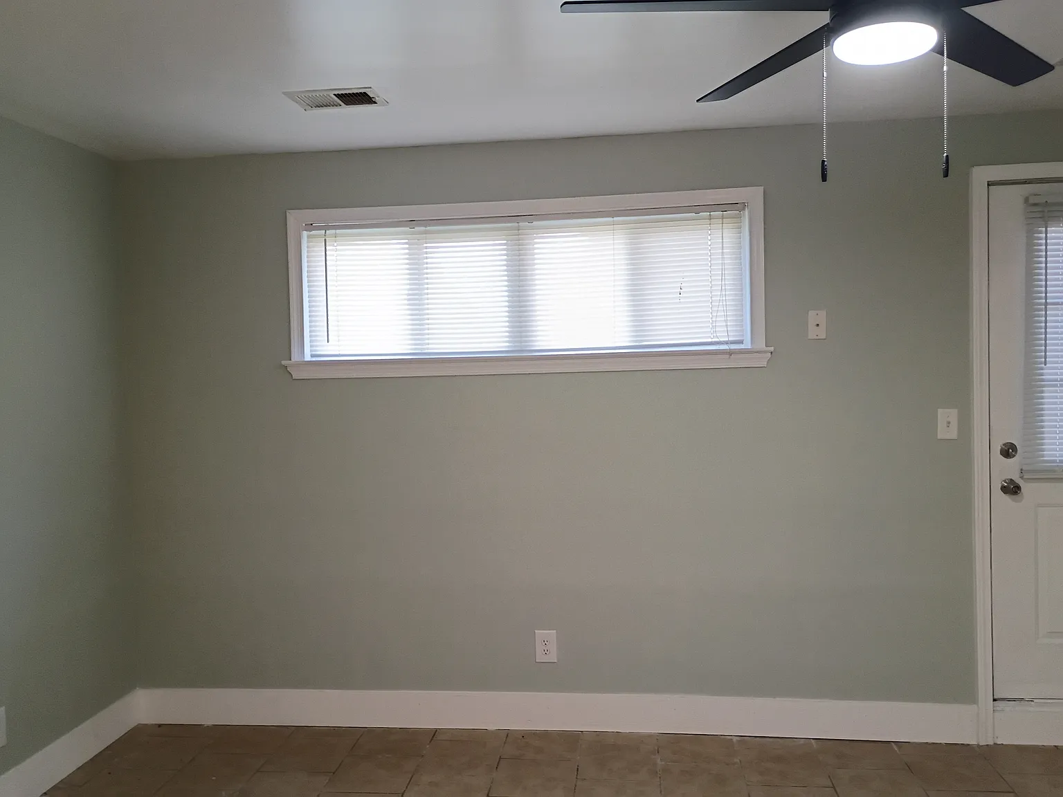 2 bed, 940 sqft, $1,275 — Photo 4