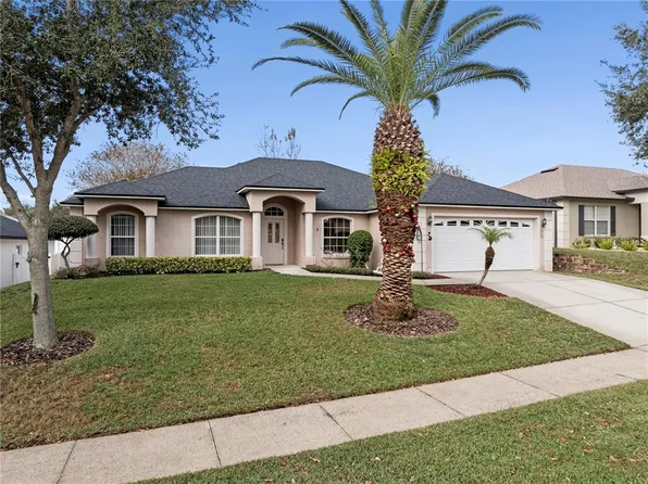 415 Regatta Dr, Groveland, FL 34736