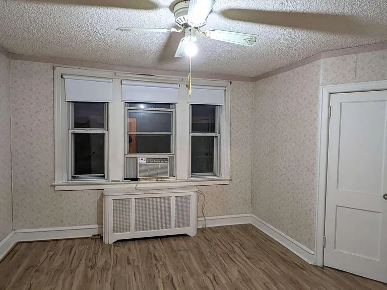 103 W Spencer St — Photo 14
