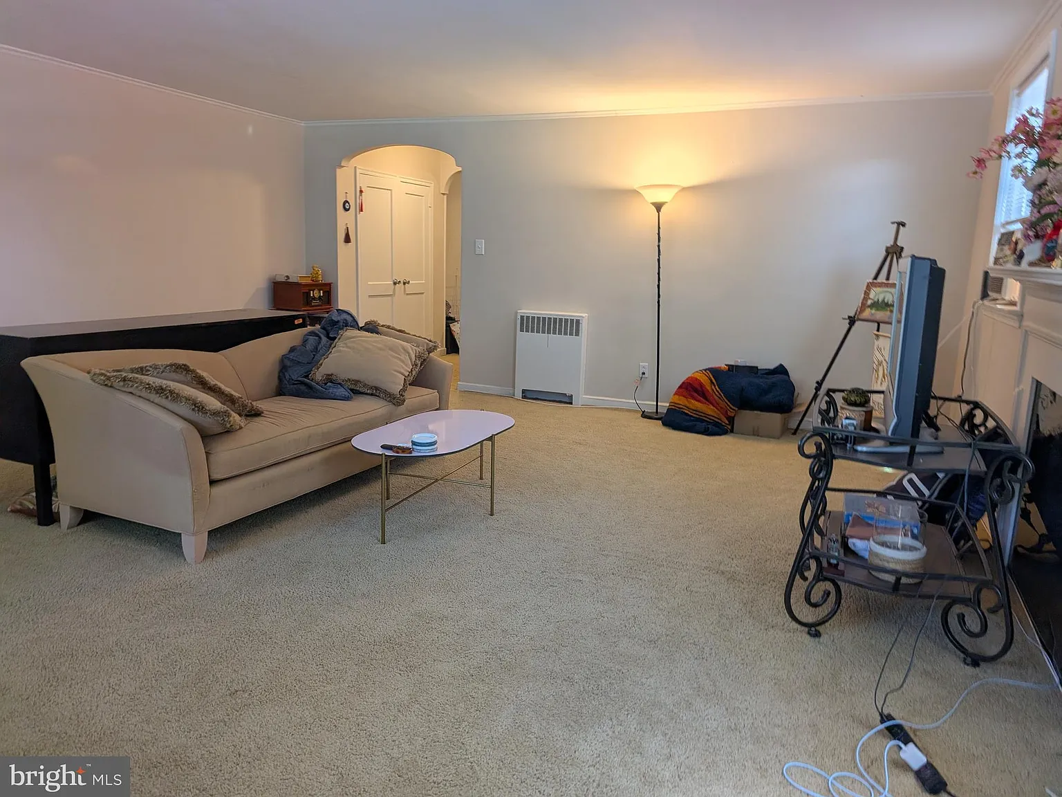 1 bed, 950 sqft, $1,350 — Photo 3