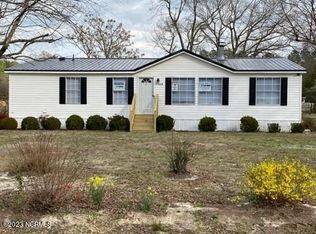 1368 Lakewood School Rd, Salemburg, NC 28385