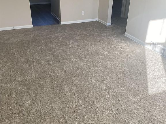 4th image of 234 W Newhall Ave #4