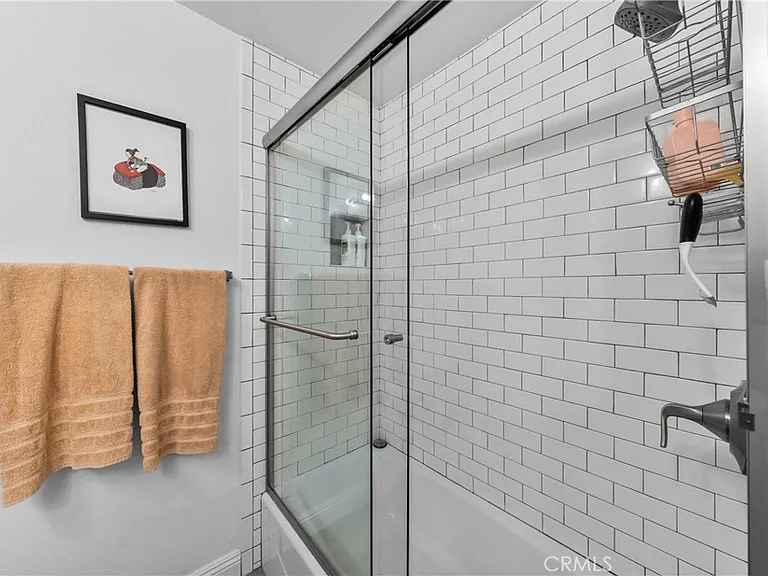 8541 Kelso Dr — Photo 25