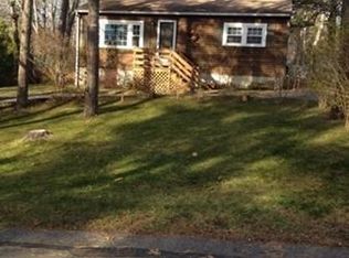 18 Presidents Ln, Plymouth, MA 02360