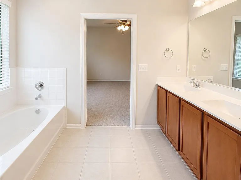 180 Olympic Park Dr — Photo 7