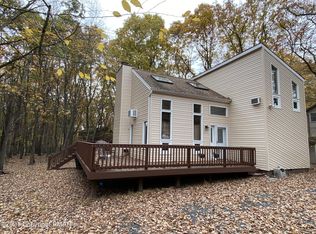 1295 Brentwood Dr, East Stroudsburg, PA 18301