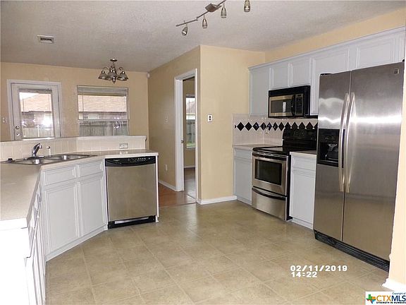 5th image of 4808 Aspen Dr