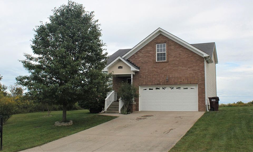 1st image of 124 Oak Dr