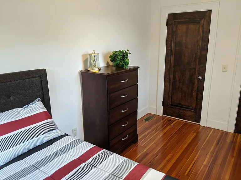 52 Clayton Ave — Photo 18