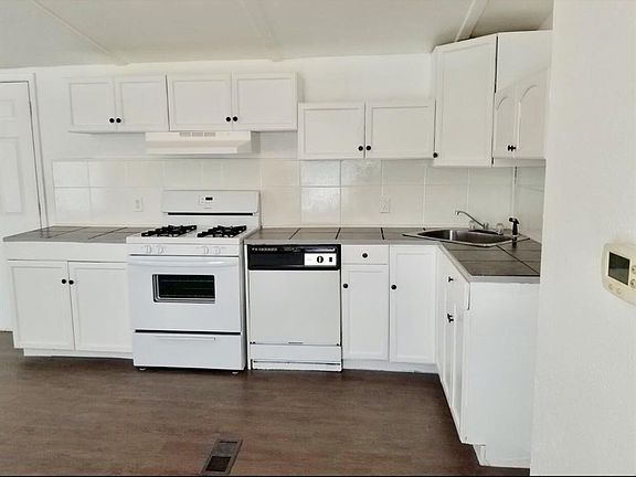 5th image of 665 Main St Unit 1