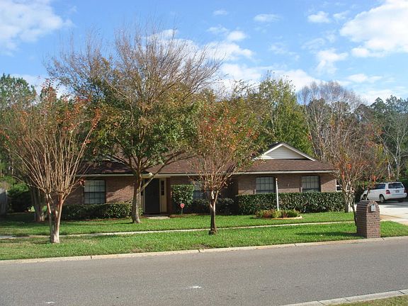 3rd image of 3307 Chimney Dr