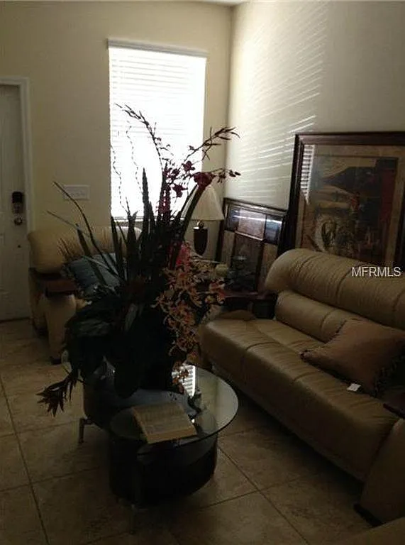 3 bed, 2.5 bath, 1625 sqft, $2,250 — Photo 3