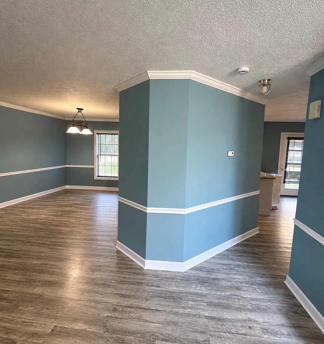 4 bed, 2.5 bath, 2083 sqft, $2,500 — Photo 3
