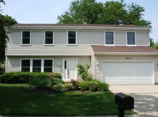 2073 Parkville Rd, Schaumburg, IL 60194