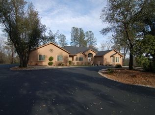 10370 White Star Dr, Redding, CA 96001