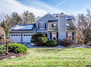 864 Beech Dr, Niskayuna, NY 12309