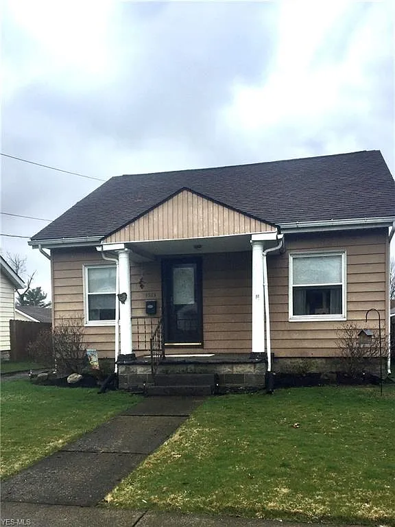 1523 Sheridan Ave NE photo 1