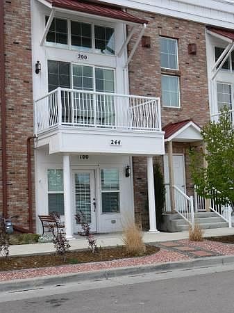 Front entrance - lower level only