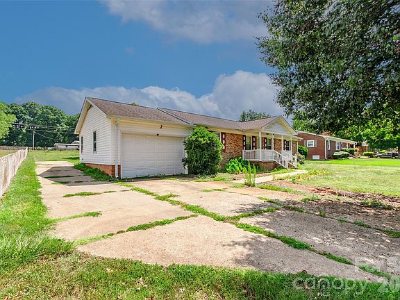 2nd image of 505 Pam Dr