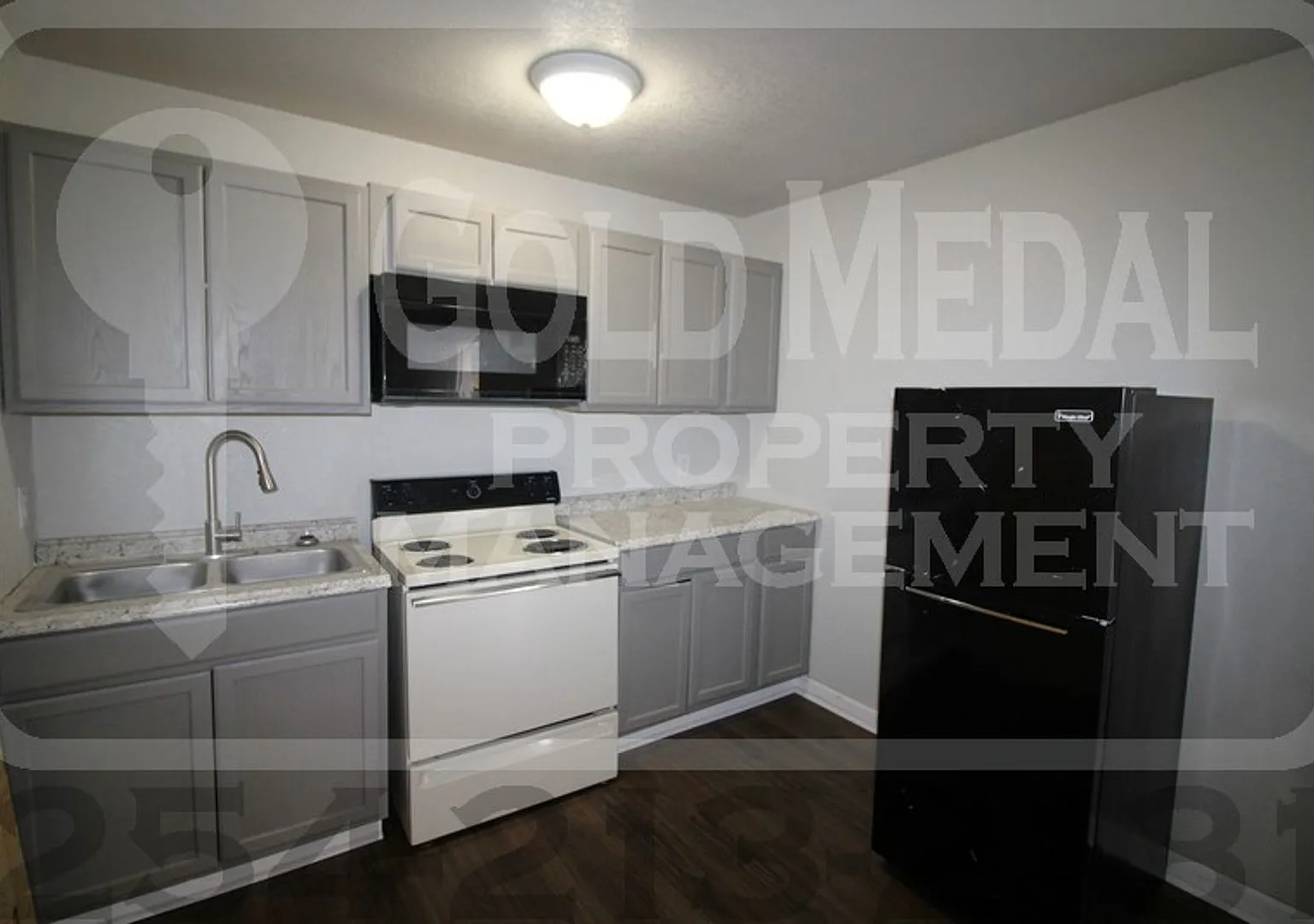 711 W Ave. C — Photo 4