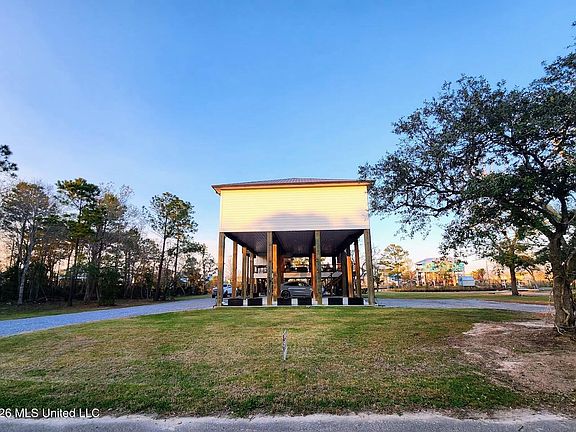 3rd image of 11662 Bayou View Dr