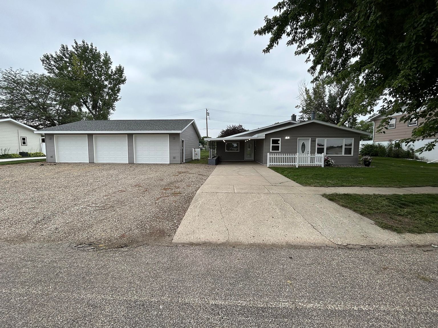 1309 Parklane Ave, Mobridge, SD 57601 MLS 23363 Zillow