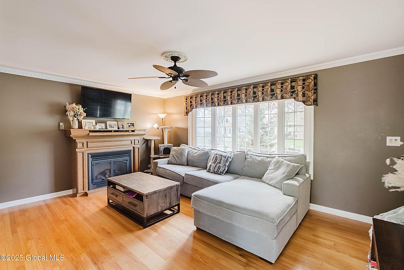 5th image of 5 Kenyon Drive