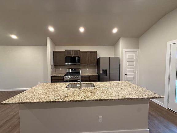4th image of 2512 Copperhead Rd