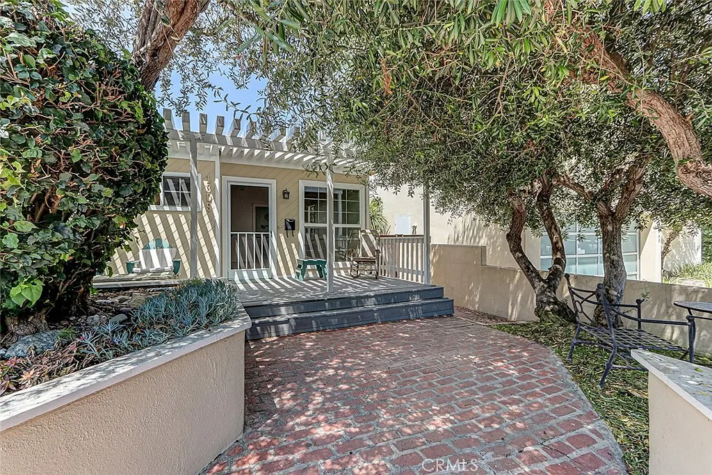 2 bed, 983 sqft, $6,200 — Photo 4