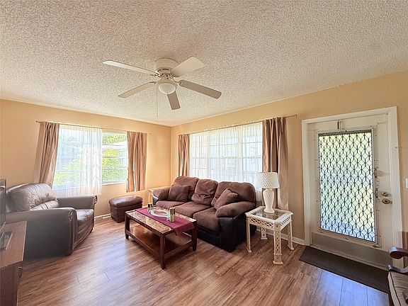 4th image of 204 Oakridge M #204