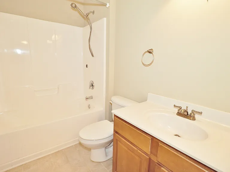 6860 Lakecrest Ct — Photo 16
