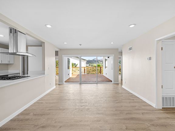 2nd image of 5562 Hamill Ave