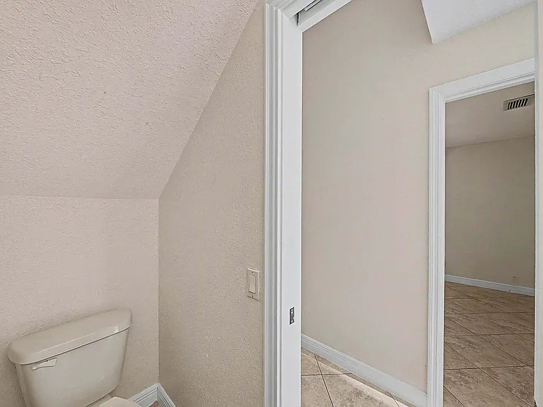 5789 Woodland Point Dr — Photo 10