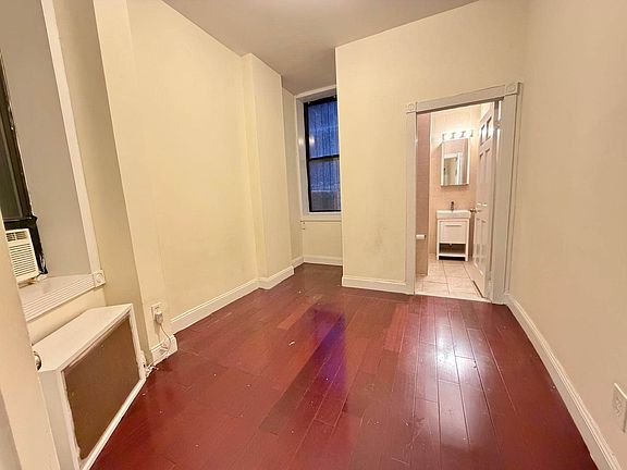 3rd image of 121 W 104th St #1S