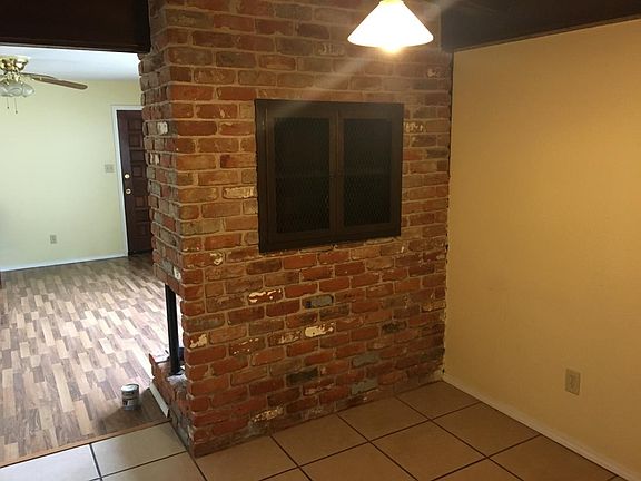 2nd image of 4765 Painters St