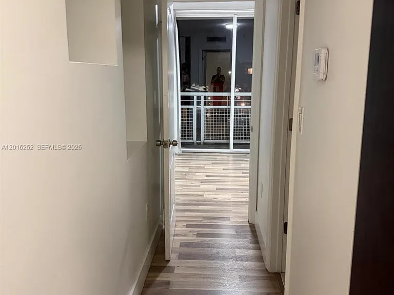 450 SW 3rd St #8 — Photo 12