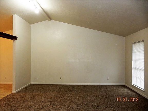 3rd image of 701 Camilla Ln