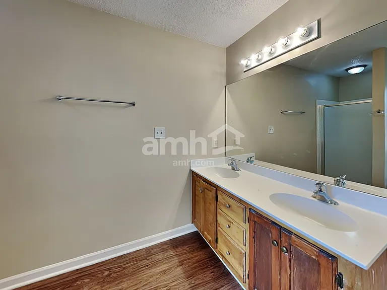 1300 Summit Point Ln — Photo 14
