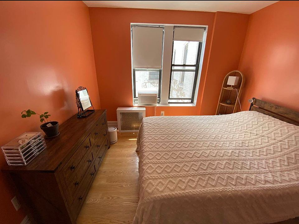 2nd image of 961 Washington Ave APT 4C