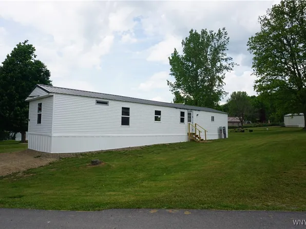 11796 Sparks Rd, Freedom, NY 14065