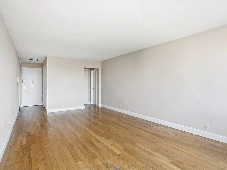 788 Columbus Ave #5L — Photo 4