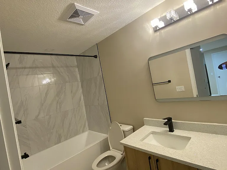 723 Royal Ct NW #T34X5 — Photo 10