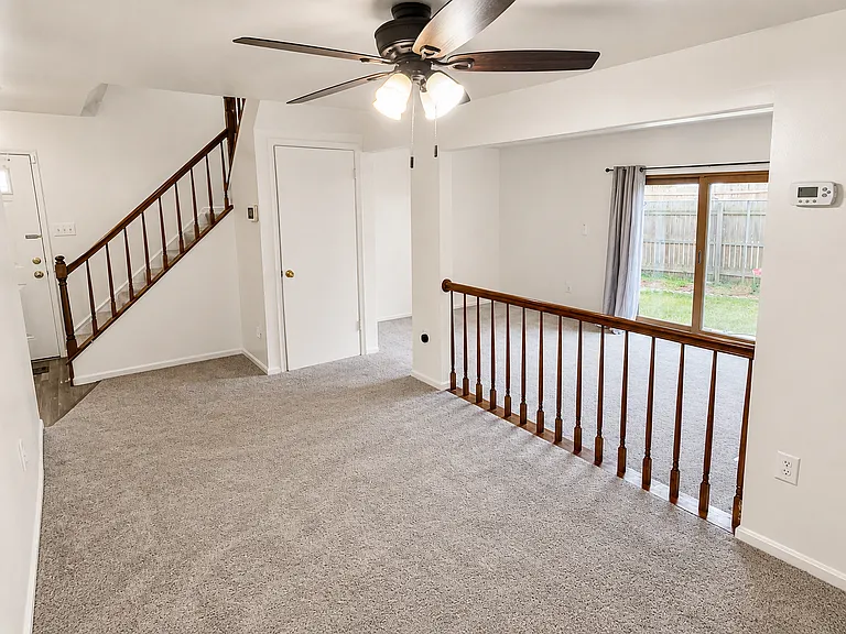 8719 E Grv — Photo 2