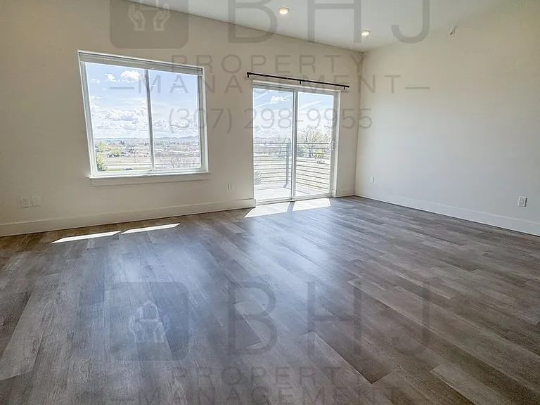951 Covey Run Rd — Photo 3