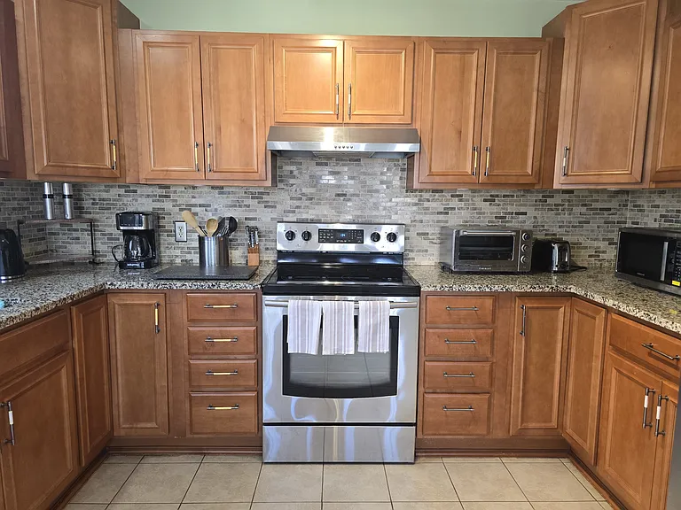 2837 Bridgeport Dr — Photo 10