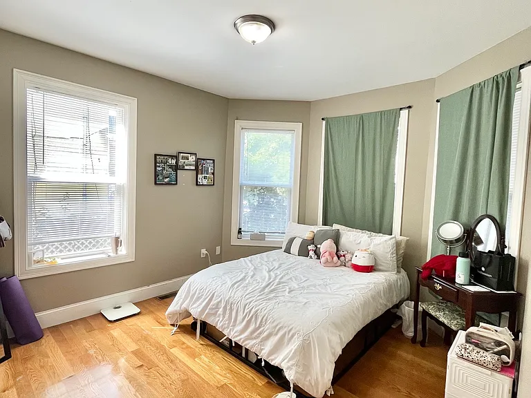17 Mansfield St #1 — Photo 7