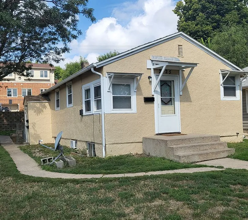 2425 S Norton Ave