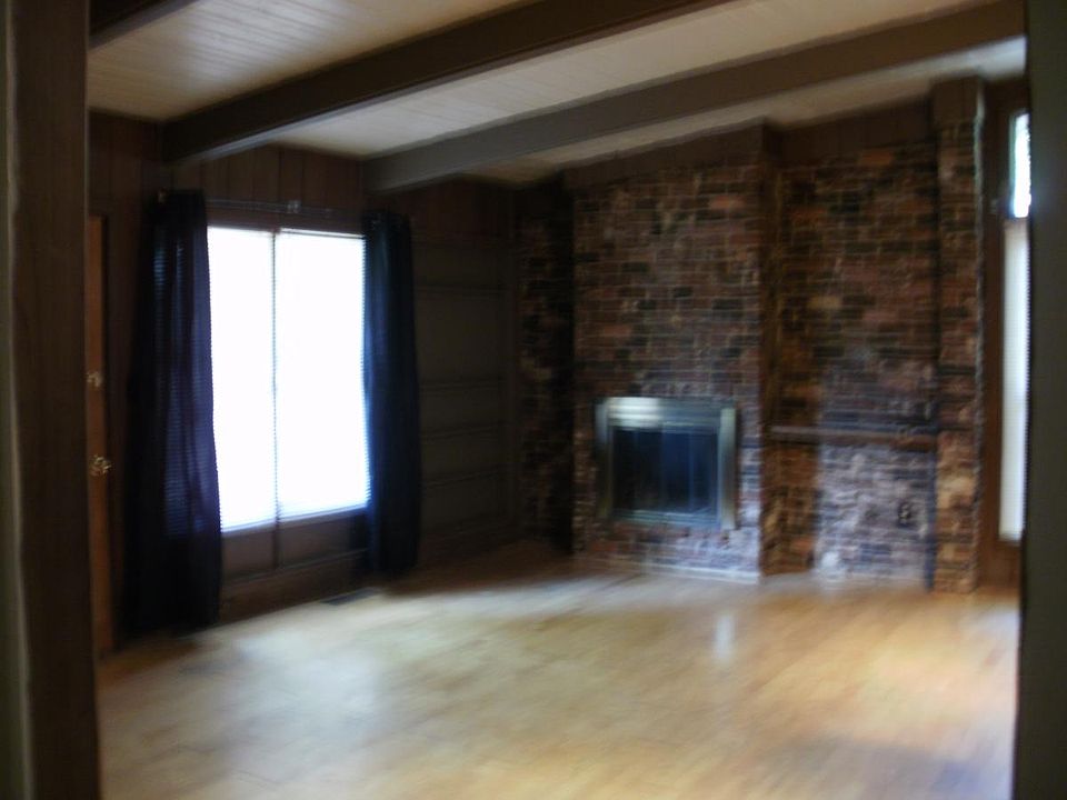 Some of the rooms change color and curtains or mini-blinds