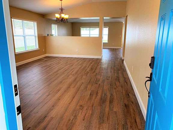 Living / Dining Rooms